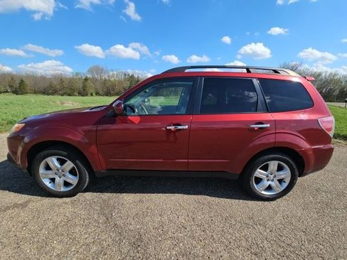 Used 2010 Subaru Forester 2.5X Limited image 6