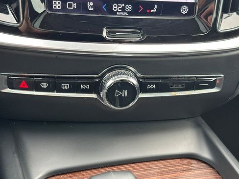 Used 2024 Volvo S60 B5 Plus image 30