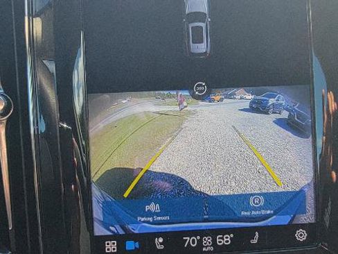 Used 2023 Volvo XC60 B5 Plus w/ Climate Package image 14