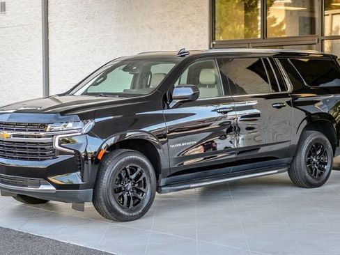 Used 2021 Chevrolet Suburban LT image 6