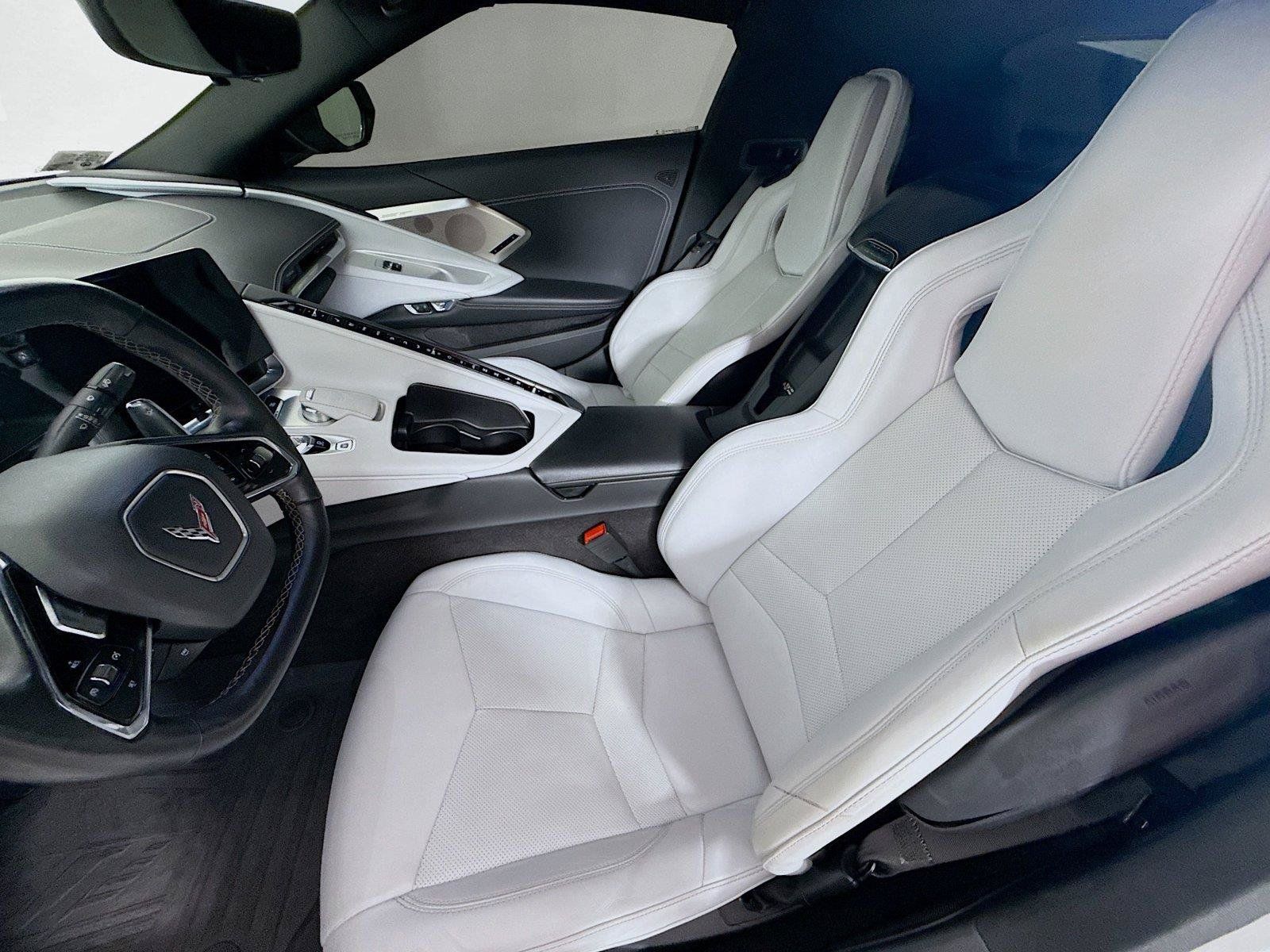 Used 2022 Chevrolet Corvette Stingray Preferred Cpe w/ Z51 Performance Package RWD image 19