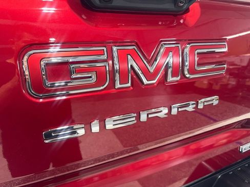 Used 2024 GMC Sierra 1500 Elevation w/ Preferred Package AWD/4WD image 19