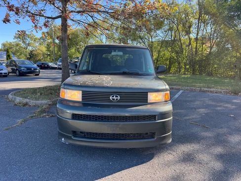 Used 2005 Scion xB image 3
