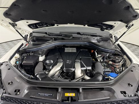 Used 2018 Mercedes-Benz GLS 550 4MATIC image 17