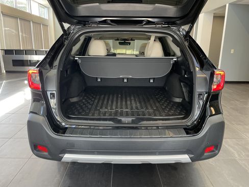 Used 2023 Subaru Outback Limited image 36