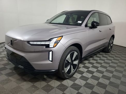 New 2026 Volvo EX90 Plus RWD image 3