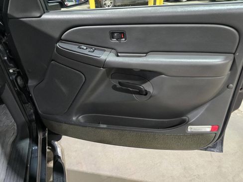 Used 2005 GMC Sierra 1500 SLE w/ Off-Road Package image 38