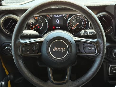Used 2018 Jeep Wrangler Unlimited Sport AWD/4WD image 16