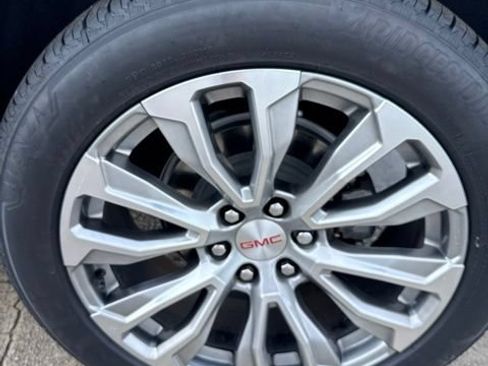 Used 2024 GMC Yukon Denali AWD/4WD image 10