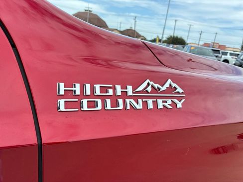 Used 2025 Chevrolet Tahoe High Country RWD image 9