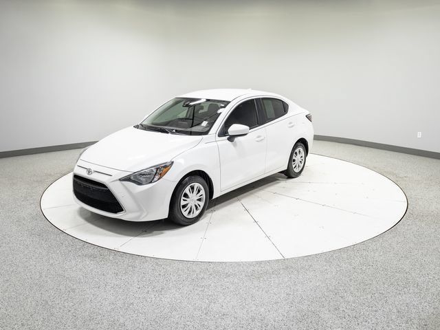 Used 2019 Toyota Yaris L FWD image 31
