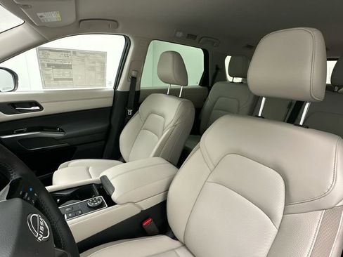 New 2026 Nissan Pathfinder SL AWD/4WD image 9