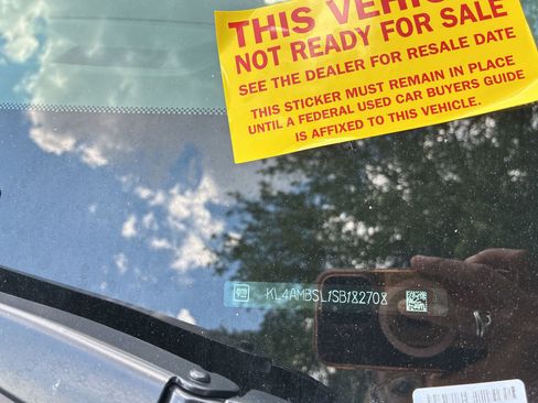 Used 2025 Buick Encore GX Preferred FWD image 11