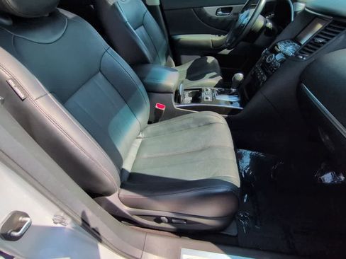 Used 2017 INFINITI QX70 AWD w/ Premium Package image 22