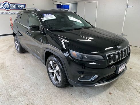 Used 2019 Jeep Cherokee Limited w/ Luxury Group AWD/4WD image 11