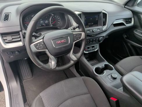 Used 2024 GMC Terrain SLE AWD/4WD image 12