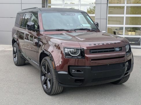 New 2026 Land Rover Defender 130 X-Dynamic SE AWD/4WD image 3