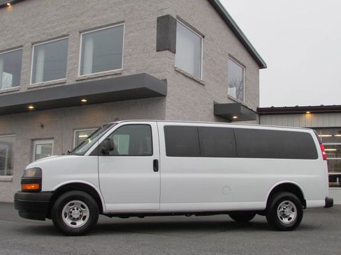 Used 2020 Chevrolet Express 3500 LS image 2