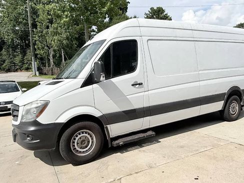 Used 2015 Mercedes-Benz Sprinter 2500 image 6