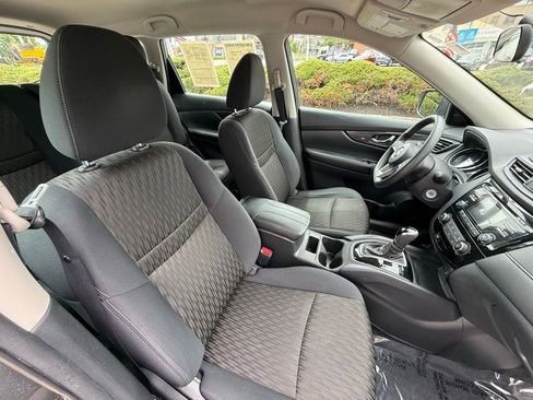 Used 2017 Nissan Rogue S AWD/4WD image 39