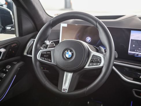 Certified 2025 BMW X7 xDrive40i w/ M Sport Package AWD/4WD image 16
