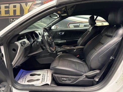 Used 2017 Ford Mustang Premium image 5