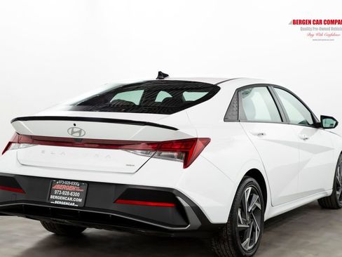 Used 2025 Hyundai Elantra SEL image 13