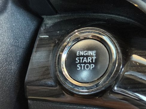 Used 2013 Toyota Avalon XLE Touring FWD image 19