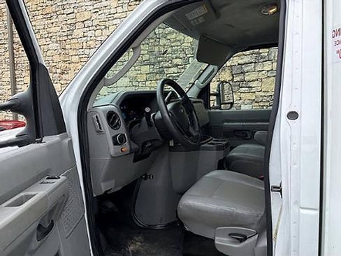 Used 2024 Ford E-450 and Econoline 450 Super Duty w/ Power Windows & Locks Group RWD image 8