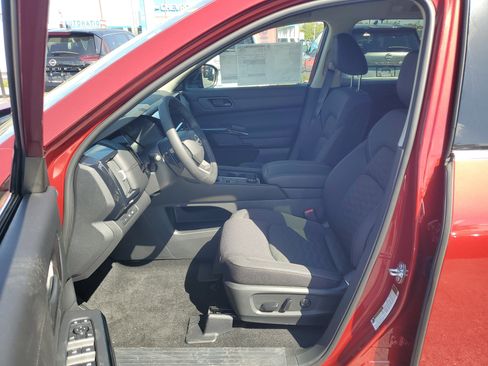 New 2026 Nissan Pathfinder SV image 9