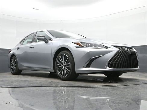 Used 2024 Lexus ES 350 w/ Premium Package image 10
