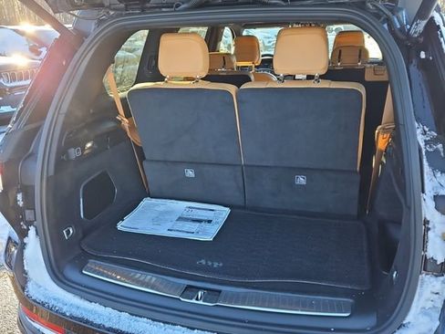 Used 2024 Jeep Grand Cherokee L Summit w/ High Altitude Package image 11