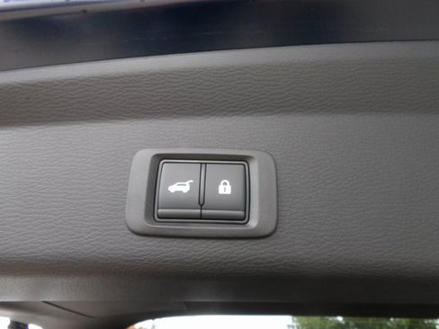 New 2025 Mitsubishi Outlander SE image 11