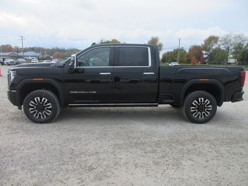 New 2026 GMC Sierra 2500 Denali Ultimate image 10