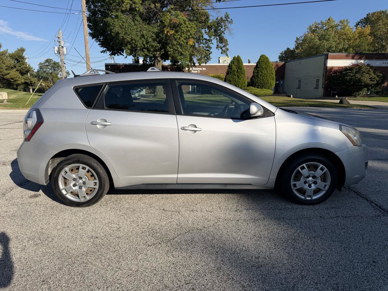 Used 2009 Pontiac Vibe AWD image 4