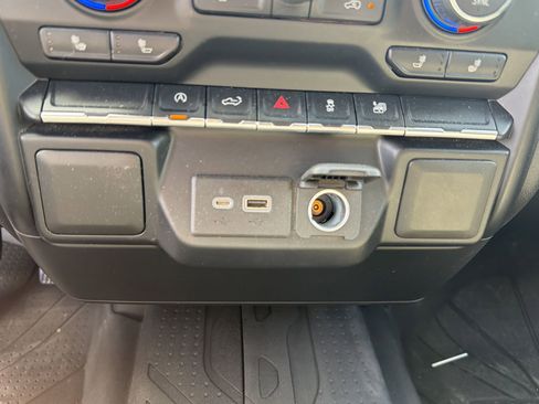 Used 2021 Chevrolet Silverado 1500 LT image 23