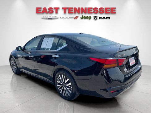 Used 2024 Nissan Altima 2.5 SV FWD image 5