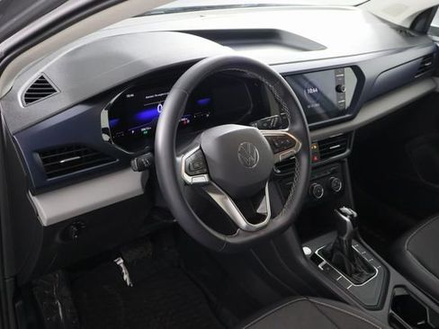 Used 2022 Volkswagen Taos SE FWD image 18