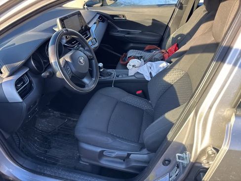 Used 2020 Toyota C-HR LE image 26