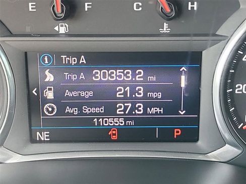 Certified 2022 GMC Acadia SLE w/ Driver Convenience Package FWD image 4