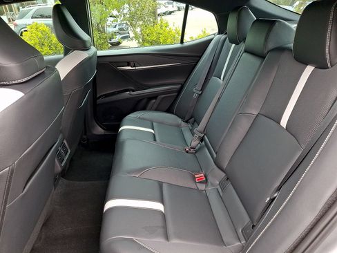 Used 2025 Toyota Camry SE FWD image 10