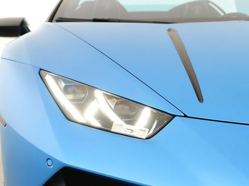 Used 2022 Lamborghini Huracan EVO image 32