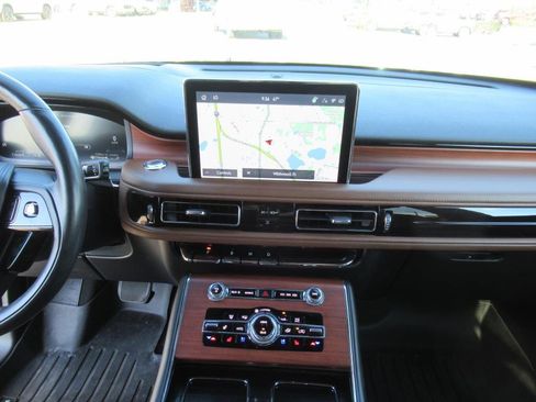 Used 2023 Lincoln Aviator Reserve w/ Equipment Group 201A image 19