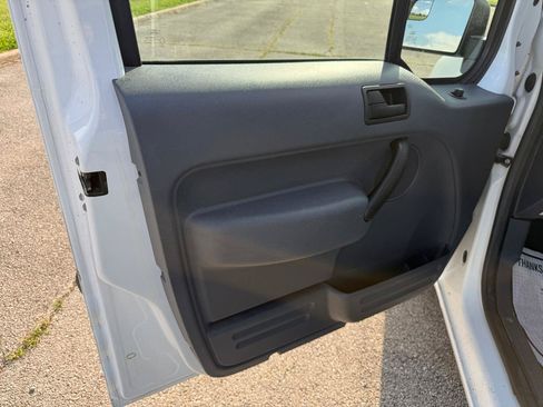 Used 2011 Ford Transit Connect XLT FWD image 16