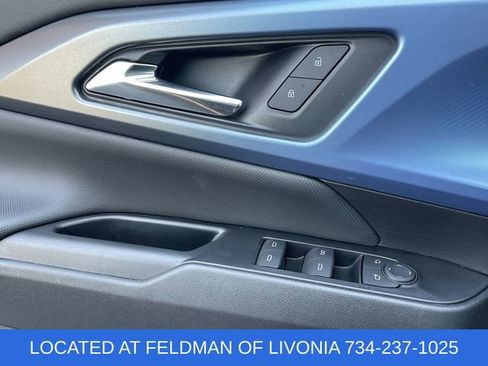 Certified 2024 Chevrolet Equinox EV LT FWD image 22