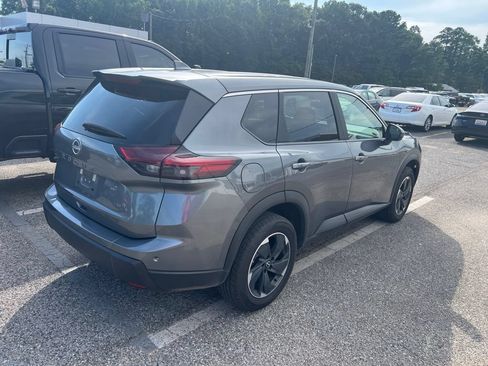 Used 2025 Nissan Rogue SV AWD/4WD image 5