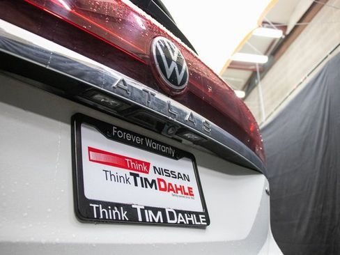 Used 2024 Volkswagen Atlas SE image 13