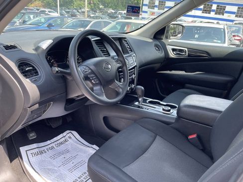 Used 2019 Nissan Pathfinder S AWD/4WD image 10