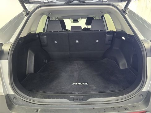 Certified 2022 Toyota RAV4 XLE w/ Convenience Package image 19