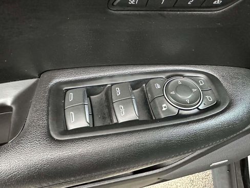 Used 2017 Cadillac XT5 Luxury w/ Driver Awareness Package image 14